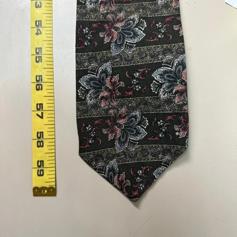 JS Blank & Co Mens Silk Tie Green Burgundy Floral Paisley Pattern Vintage 4 inch